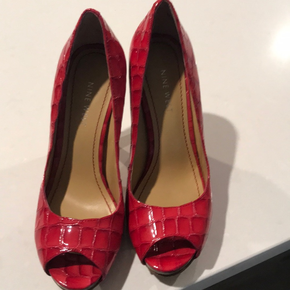 Crocodile pumps!